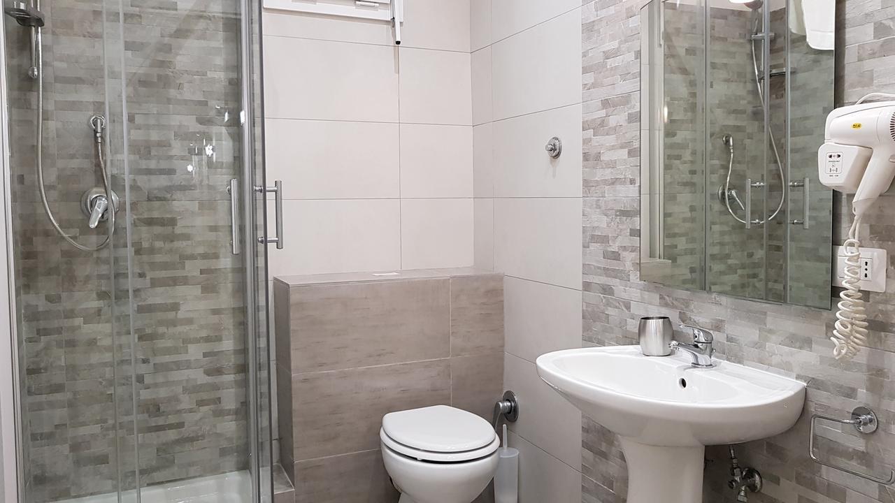 רומא Piumith Guest House מראה חיצוני תמונה