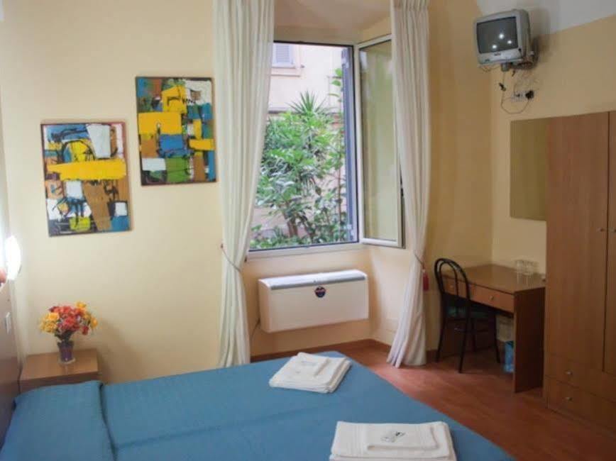 רומא Piumith Guest House מראה חיצוני תמונה