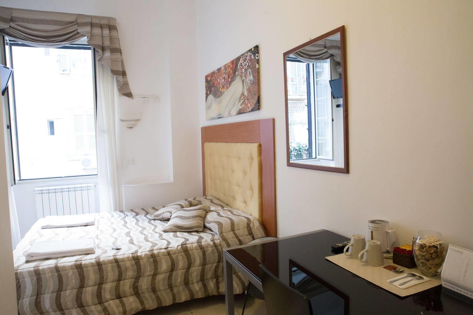 רומא Piumith Guest House מראה חיצוני תמונה