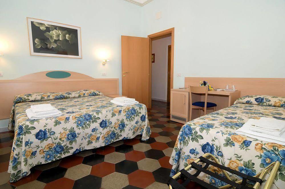 רומא Piumith Guest House מראה חיצוני תמונה